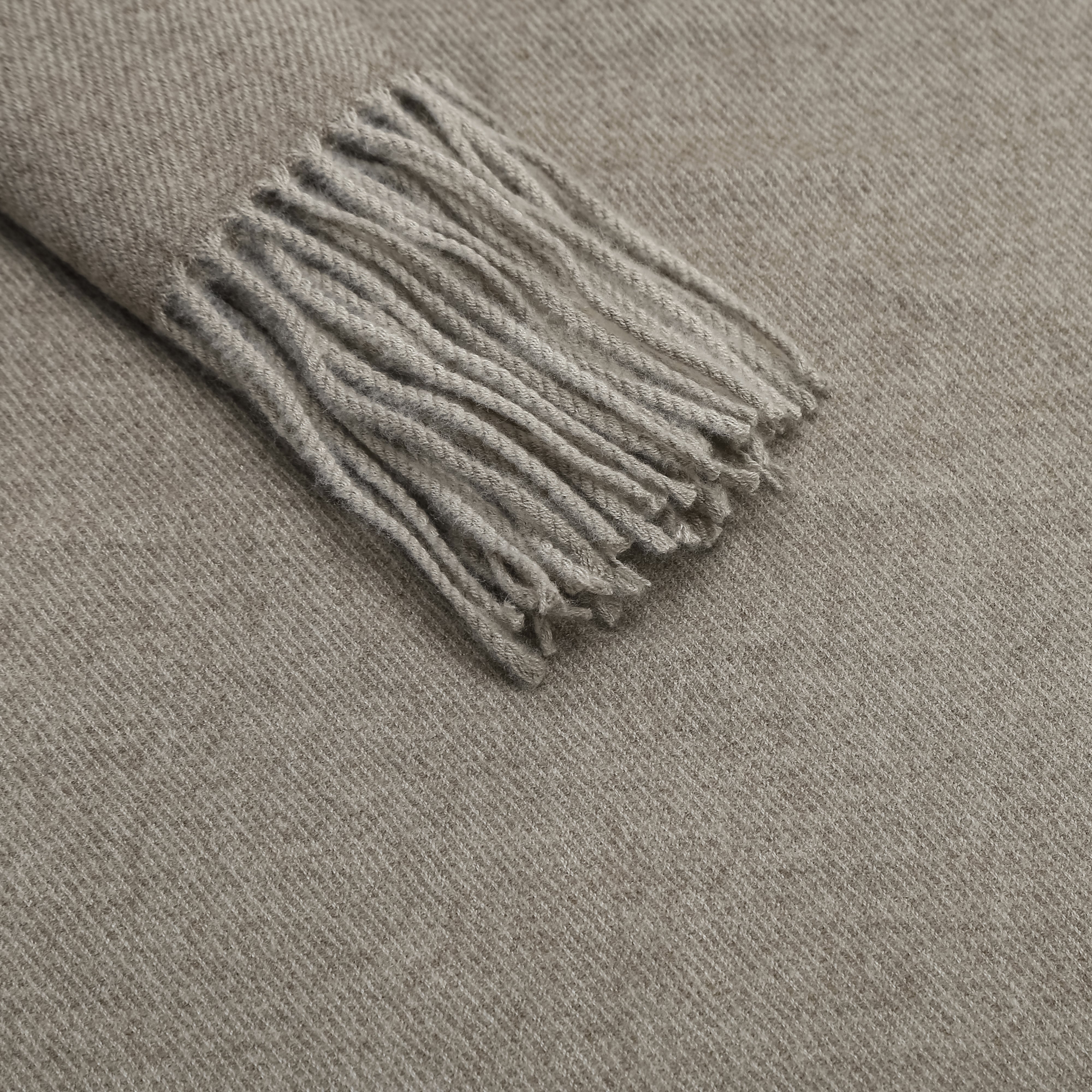 #color_gris