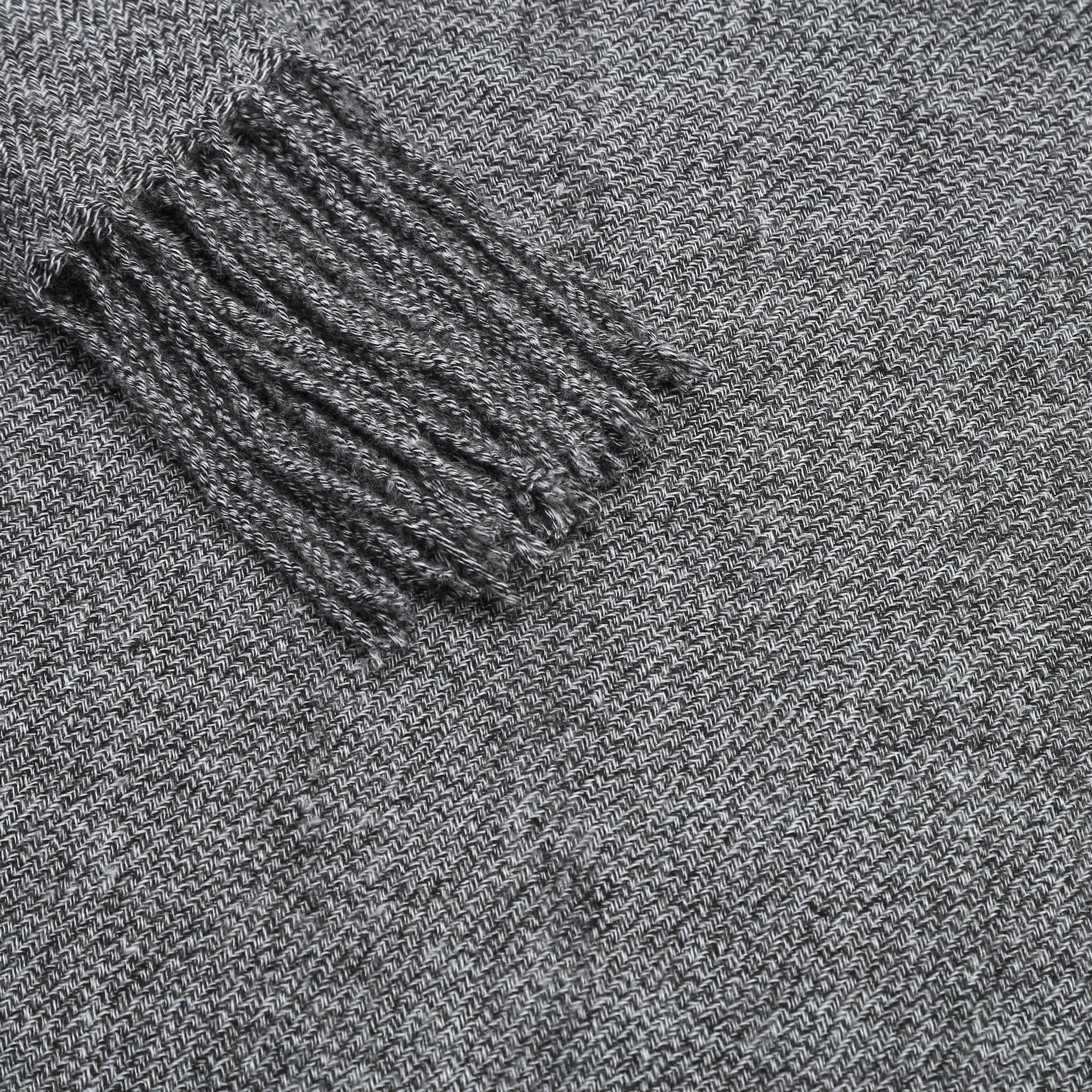 #color_gris