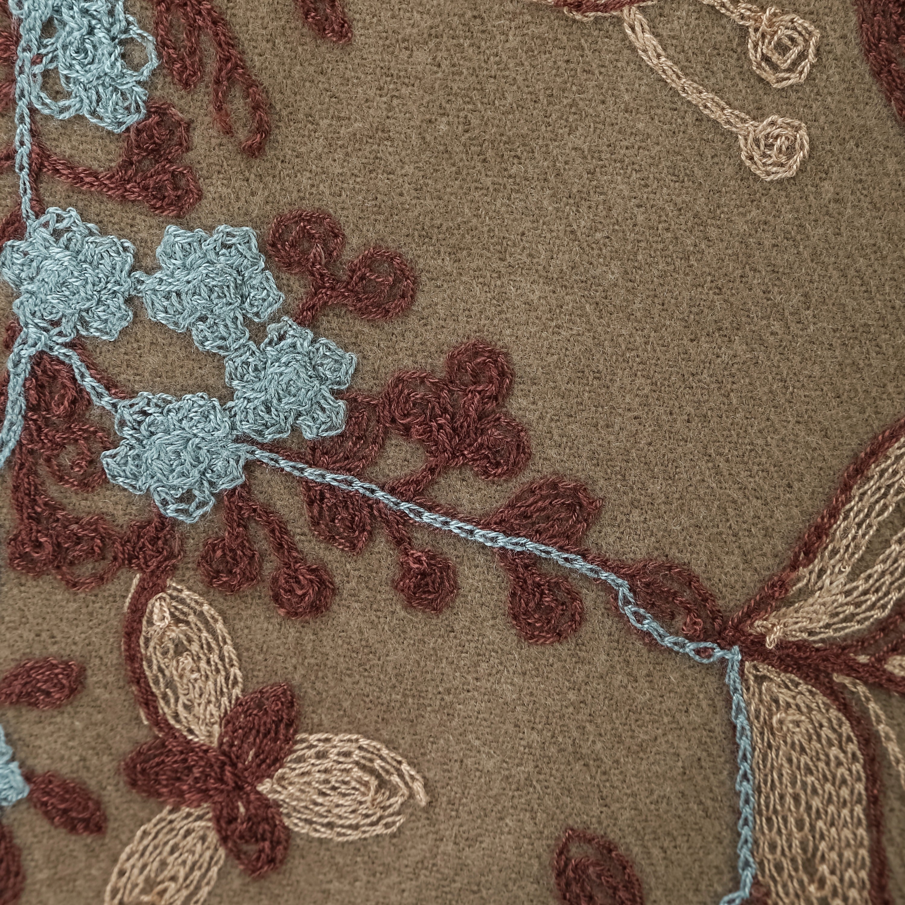 #color_taupe